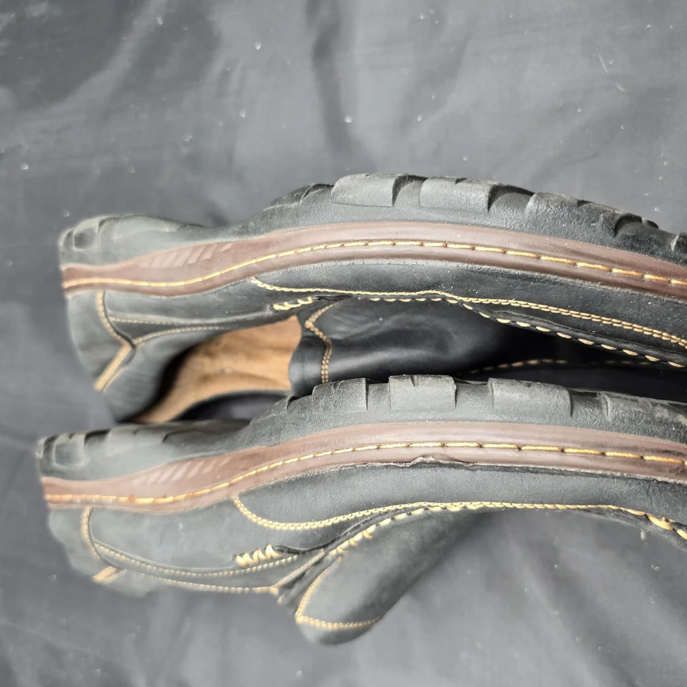 Black Slip-On Loafers with Moccasin Style‎